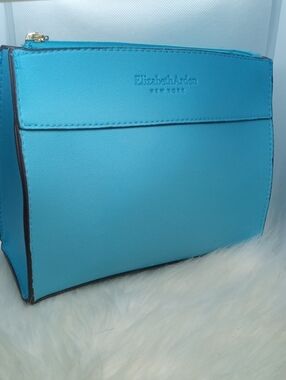 ELIZABETH ARDEN MAKEUP POUCH